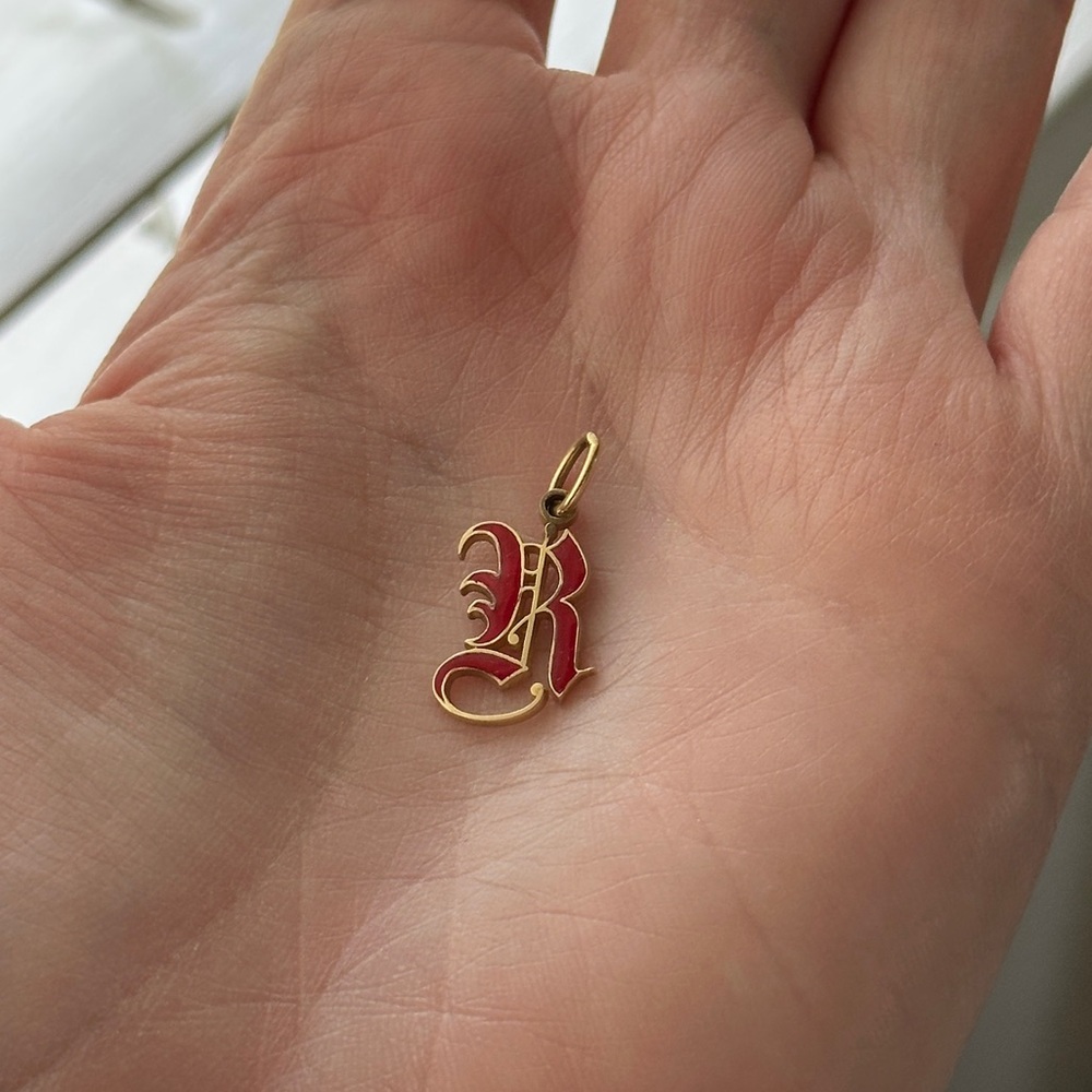 Lei Lei Hawaii Gothic Initial Charm “R” in 14k yellow gold and red enamel